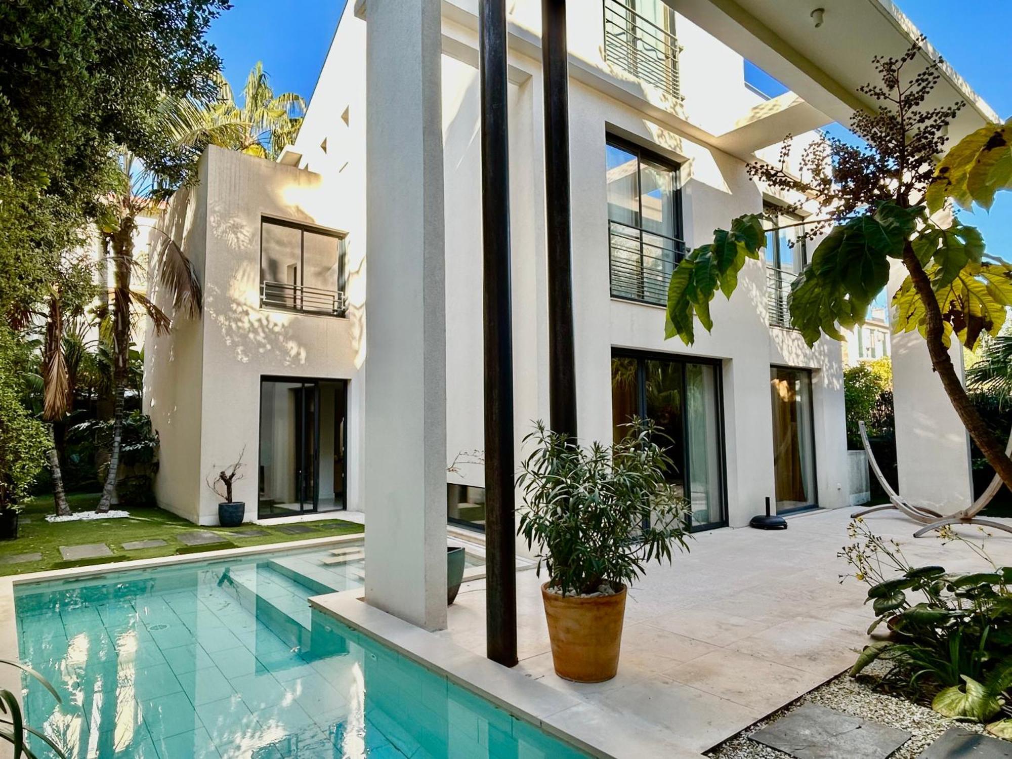 Rumah Bali Cannes Exterior foto